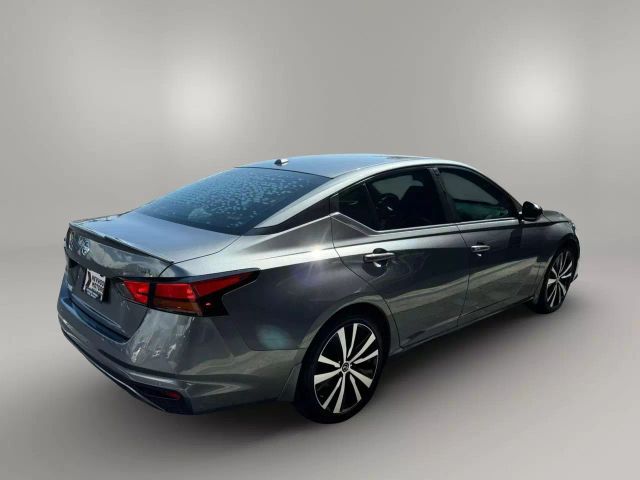 Vehicle image 6 of 42