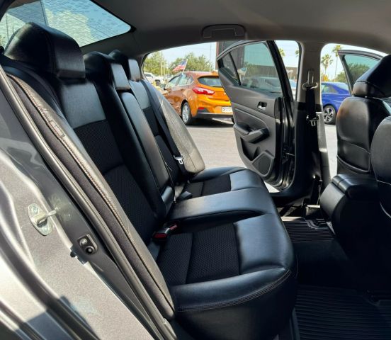 Vehicle image 14 of 42