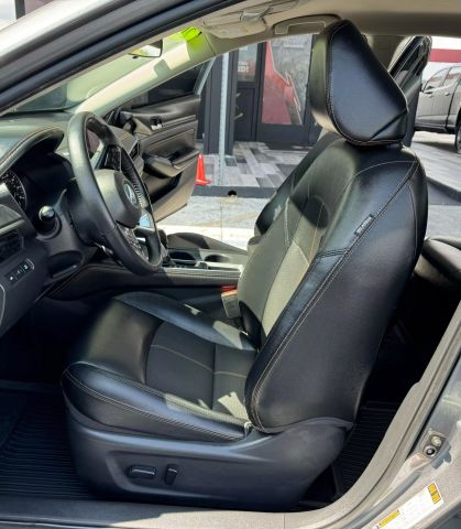 Vehicle image 20 of 42