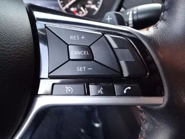 Vehicle image 39 of 46