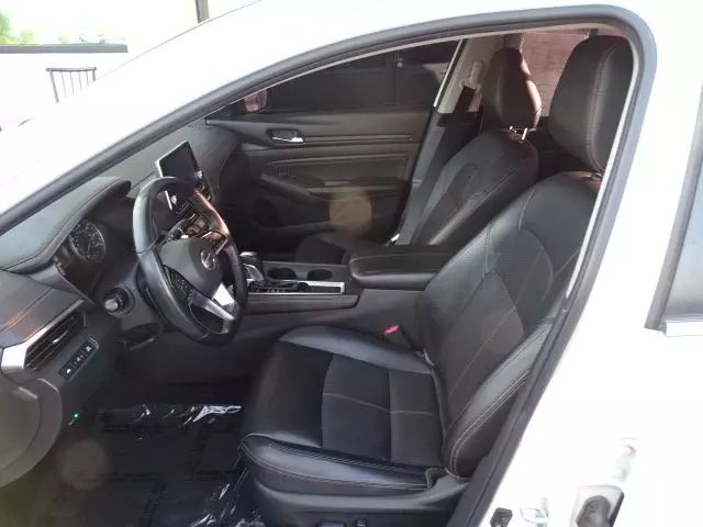 Vehicle image 10 of 46