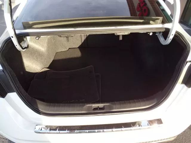 Vehicle image 21 of 46