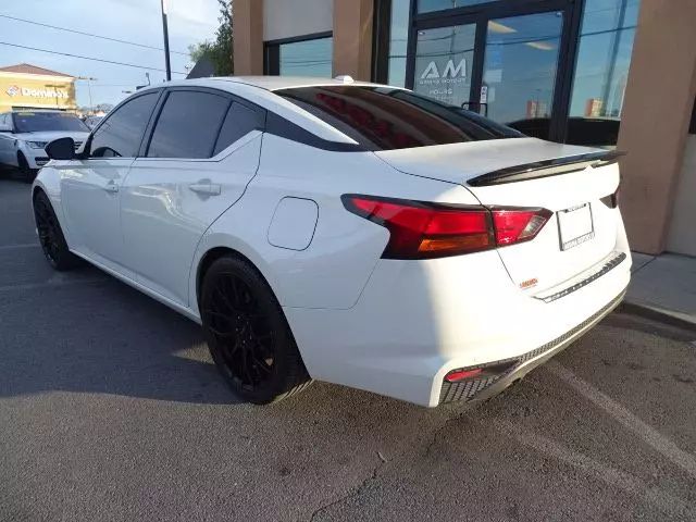 Vehicle image 6 of 46