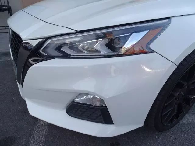 Vehicle image 23 of 46
