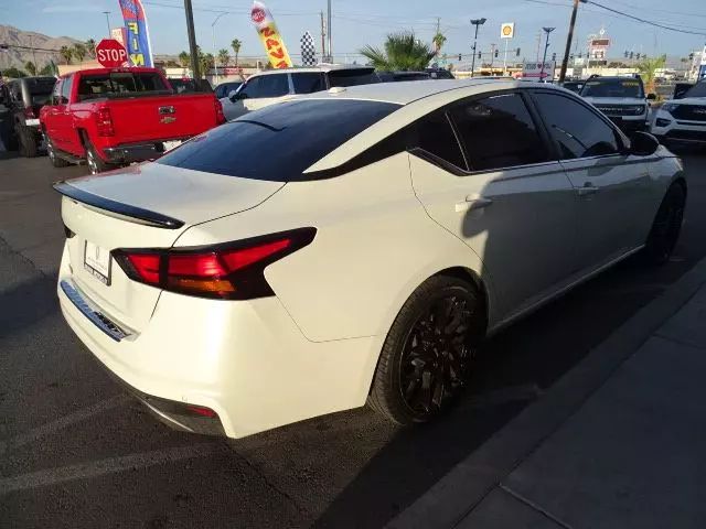 Vehicle image 4 of 46