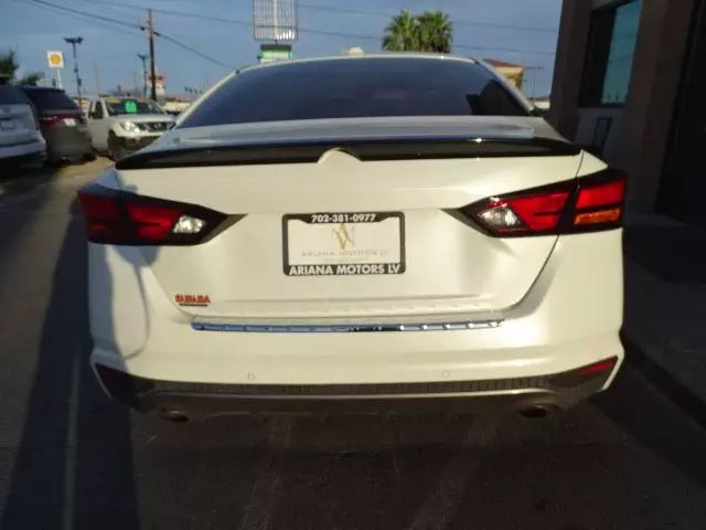 Vehicle image 5 of 46