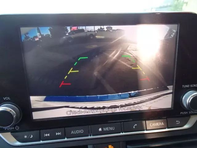 Vehicle image 43 of 46