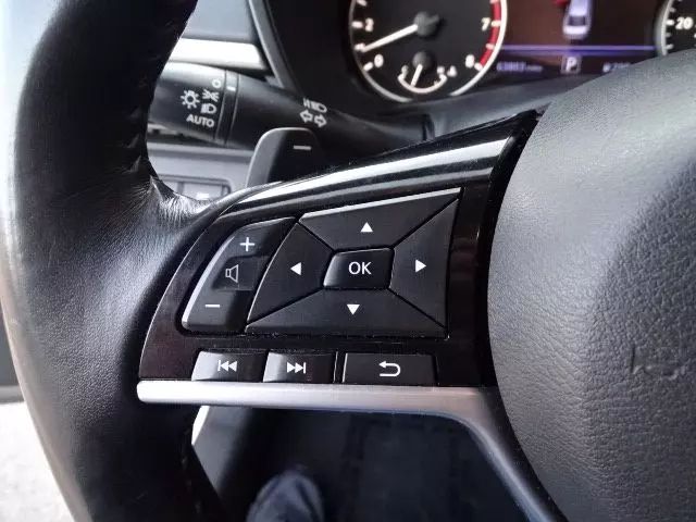 Vehicle image 37 of 46