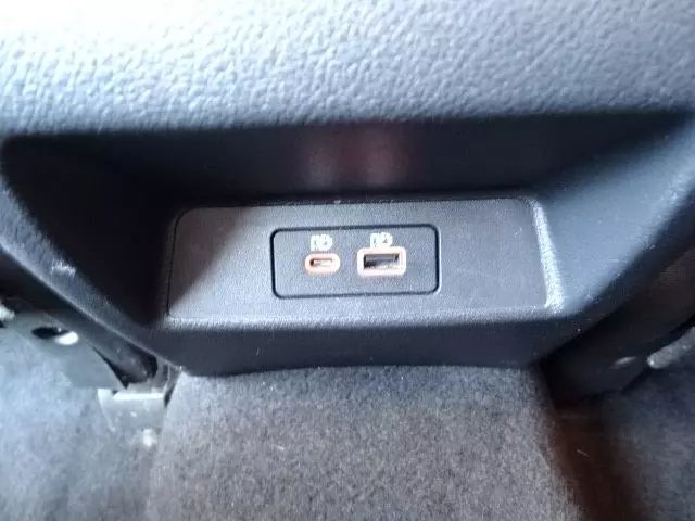 Vehicle image 14 of 46