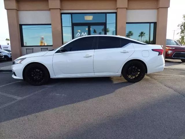 Vehicle image 8 of 46