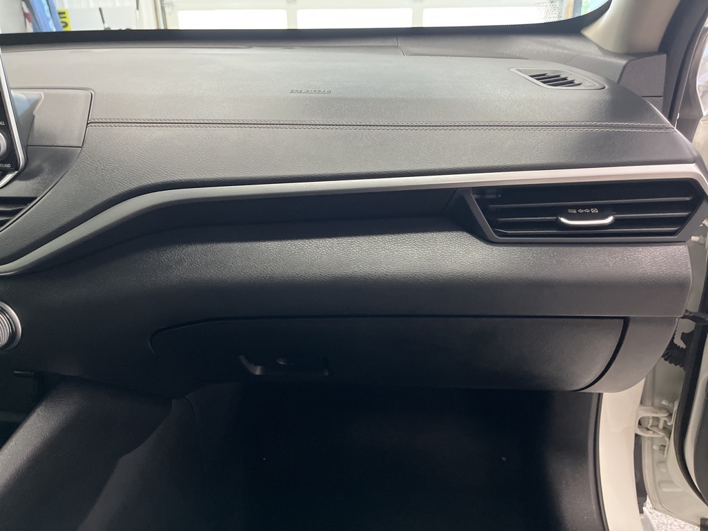 2020 Nissan Altima 2.5 SV Image 12 of 44