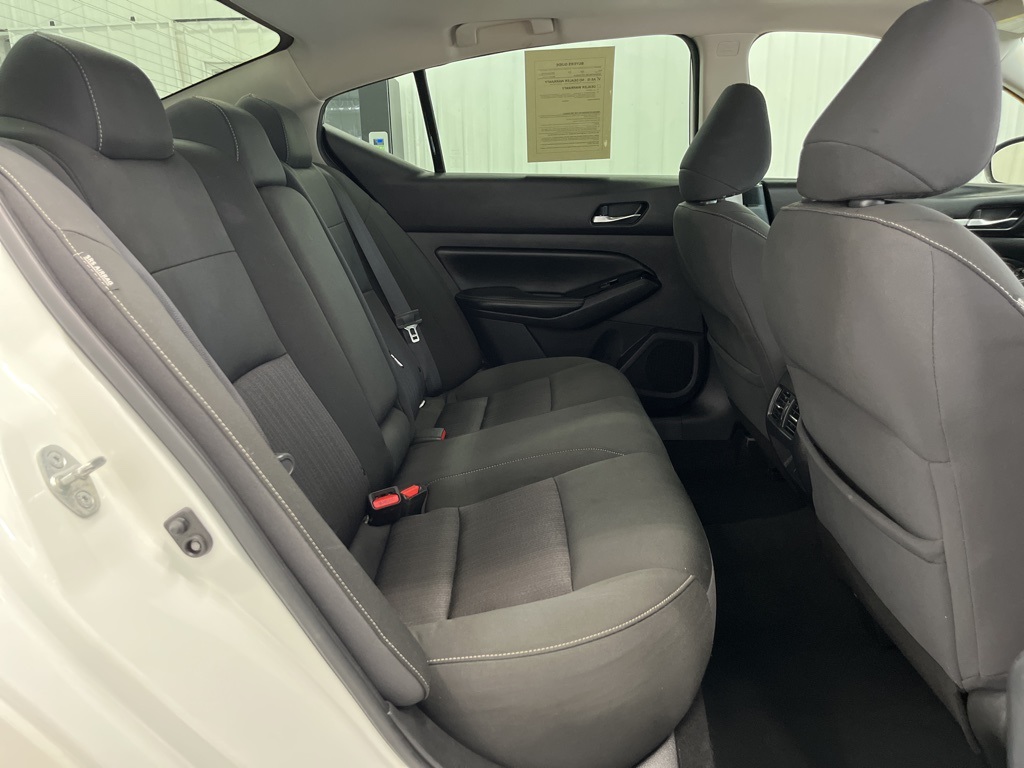 2020 Nissan Altima 2.5 SV Image 13 of 44