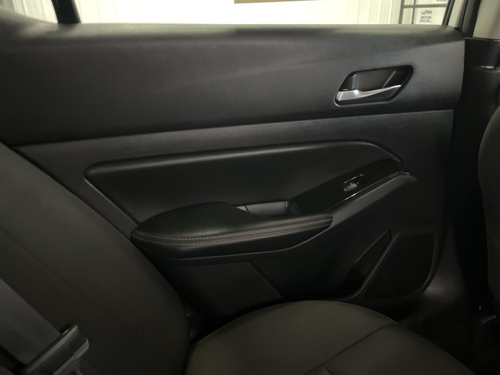 2020 Nissan Altima 2.5 SV Image 18 of 44