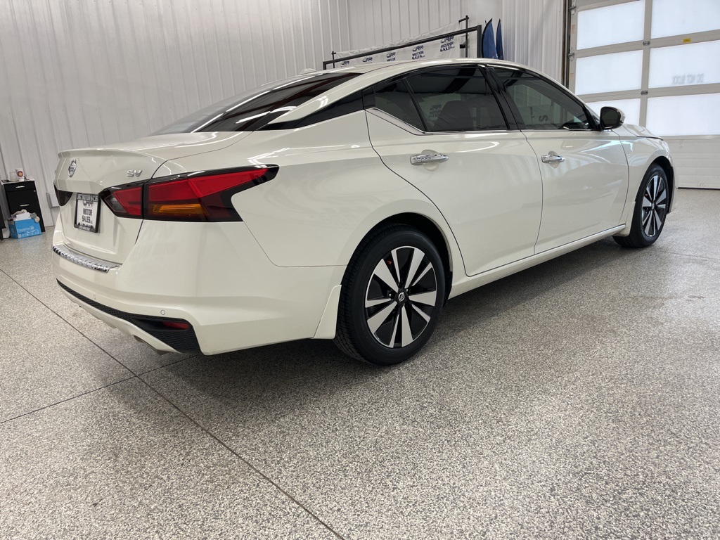 2020 Nissan Altima 2.5 SV Image 4 of 44