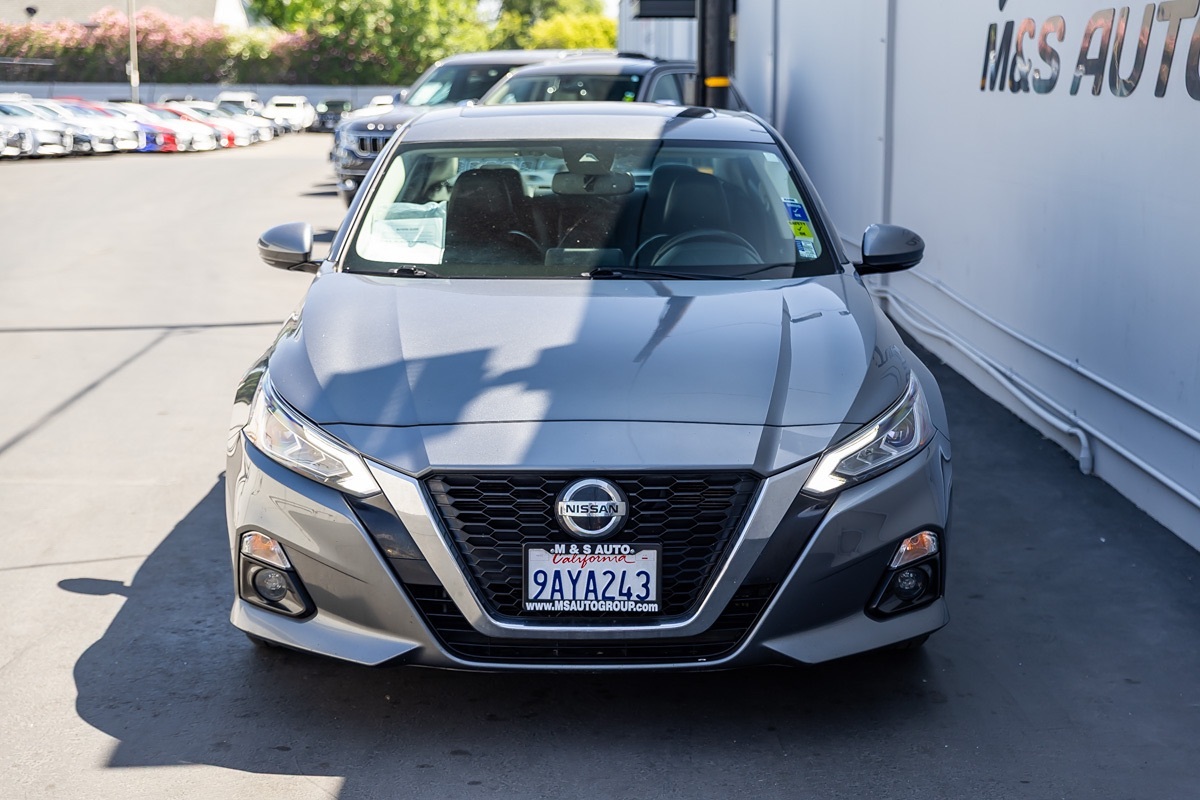 Vehicle image 2 of 19