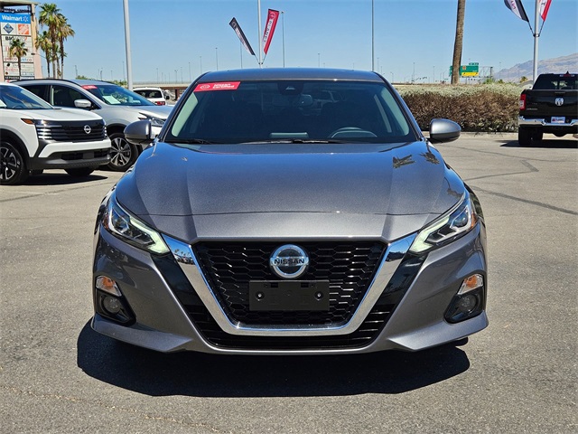 Vehicle image 3 of 15