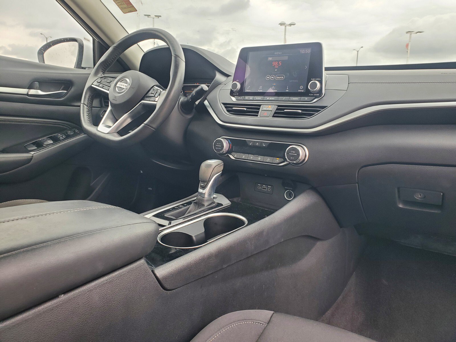 Vehicle image 34 of 39
