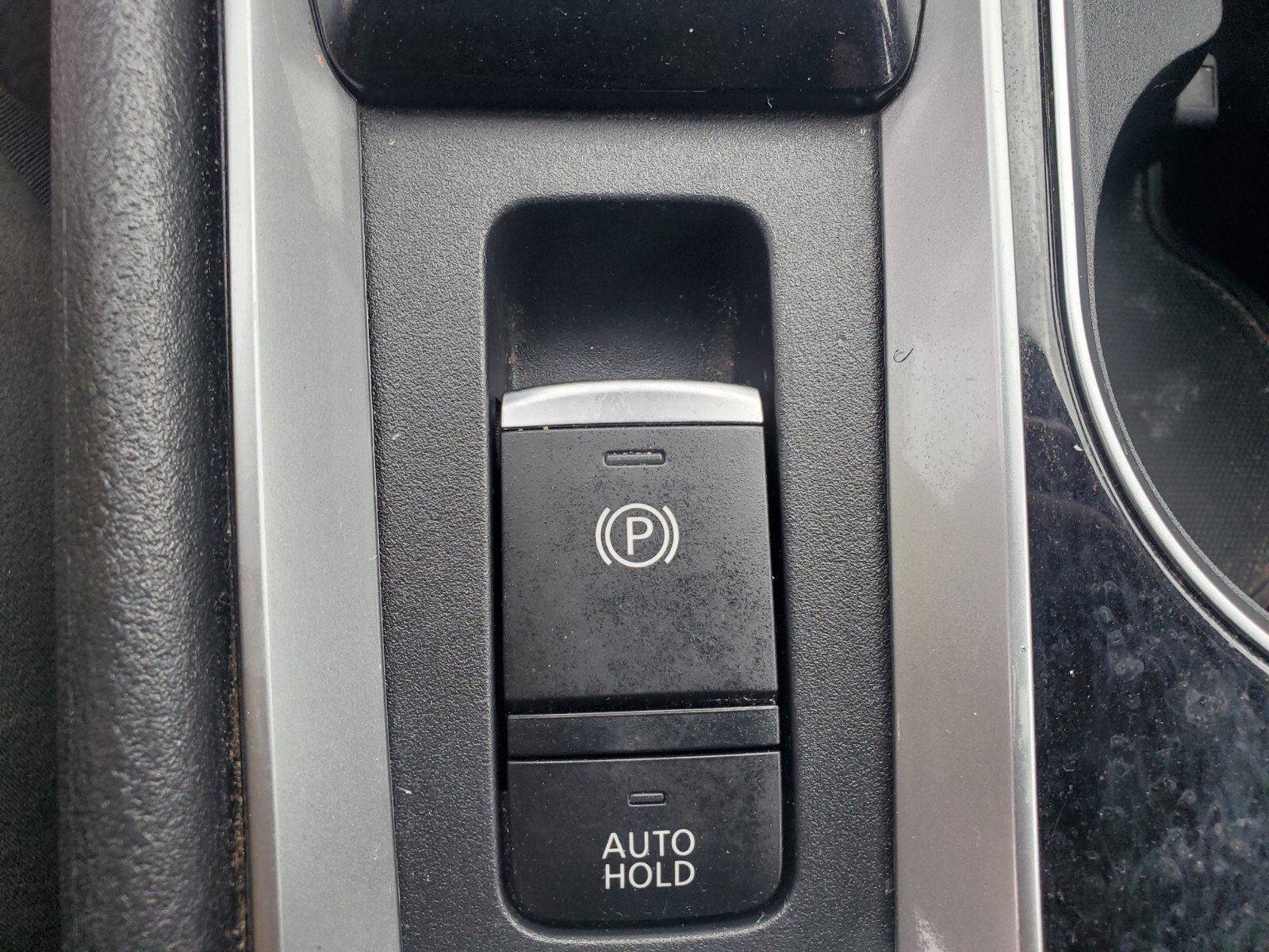 Vehicle image 14 of 39