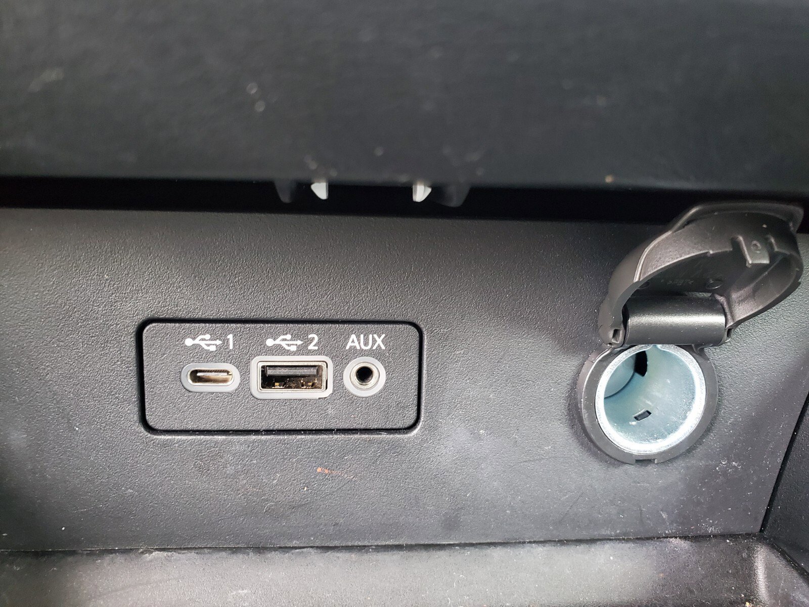 Vehicle image 12 of 39