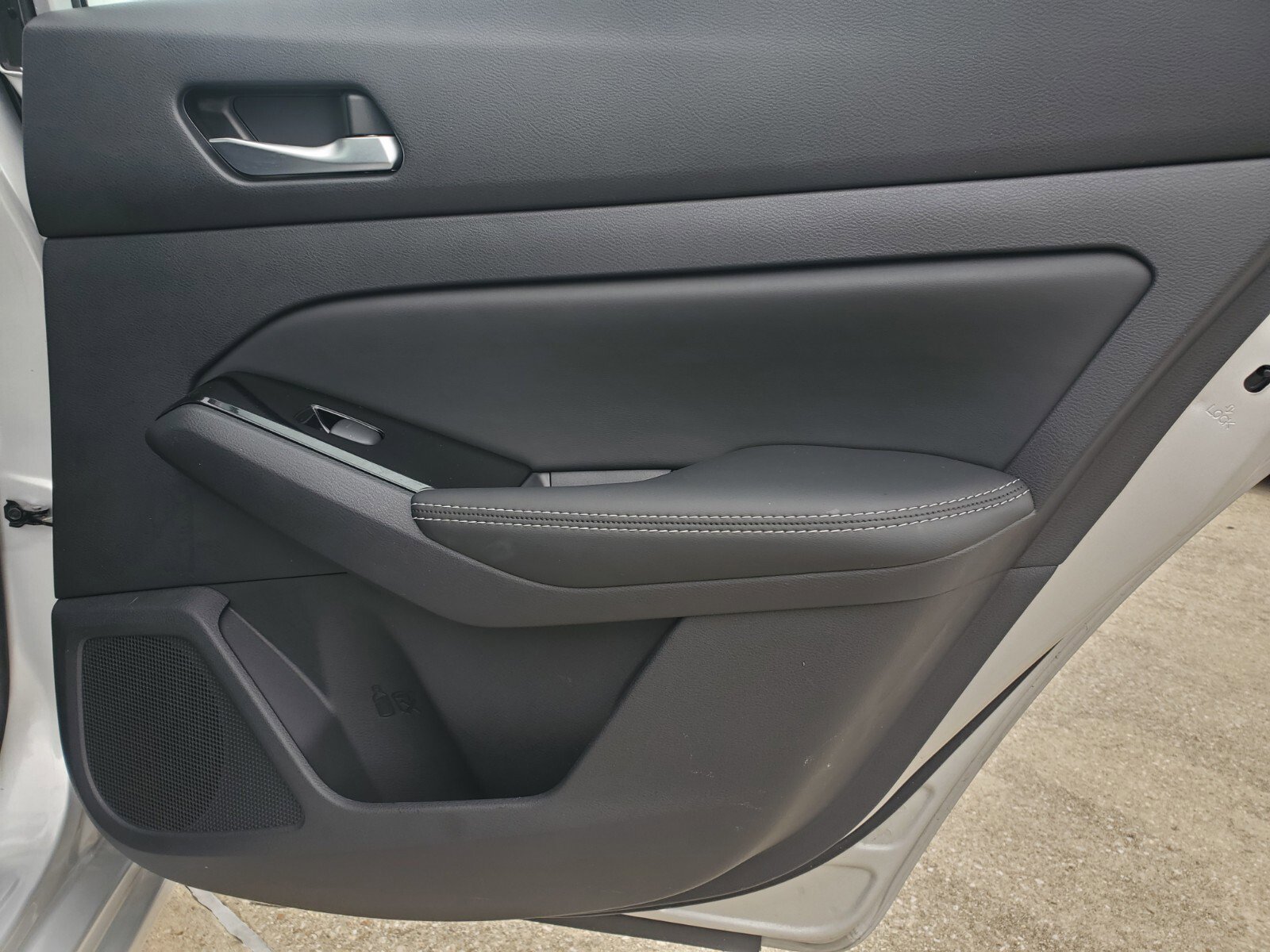 Vehicle image 31 of 39