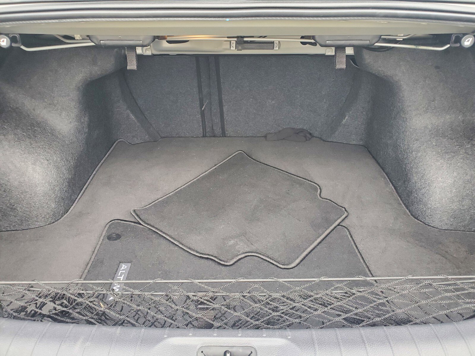 Vehicle image 36 of 39