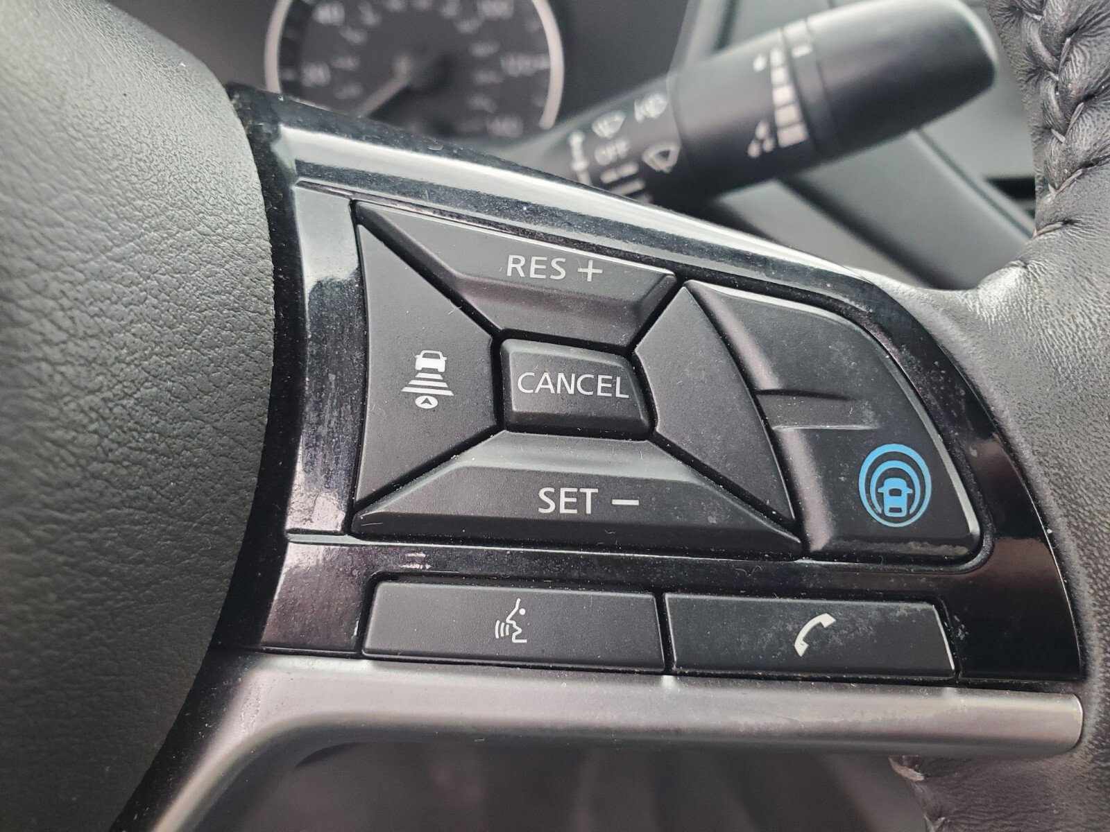 Vehicle image 16 of 39