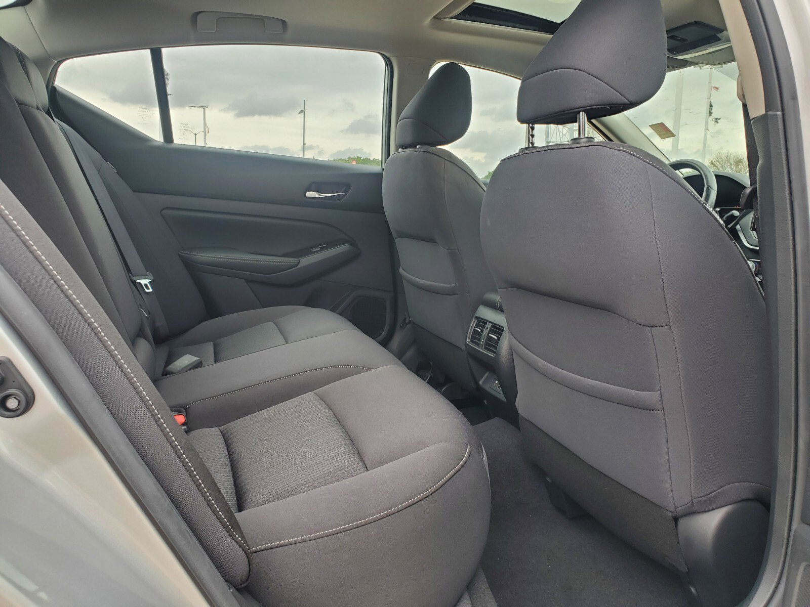 Vehicle image 29 of 39