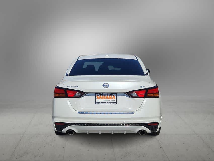 Vehicle image 7 of 33