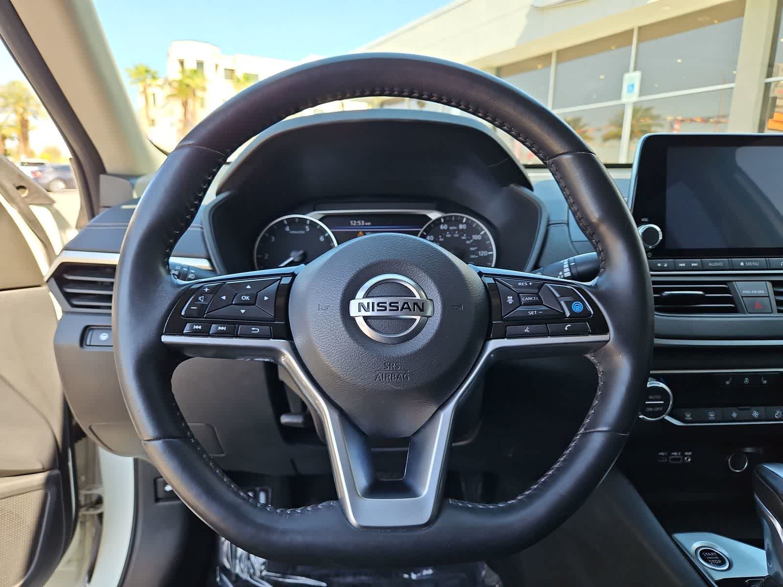 Vehicle image 19 of 33