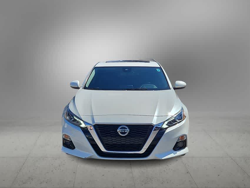 Vehicle image 3 of 33