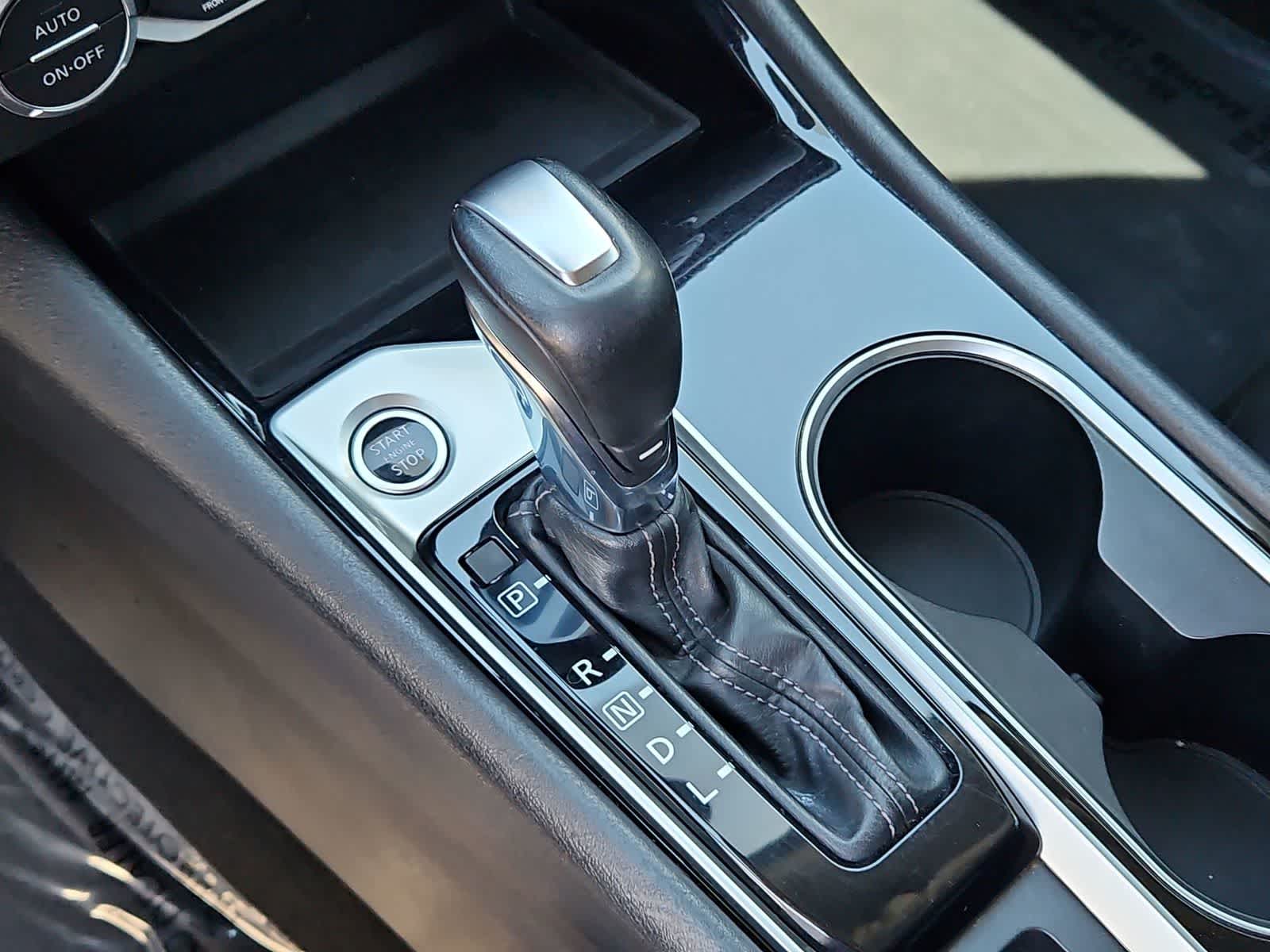 Vehicle image 22 of 33