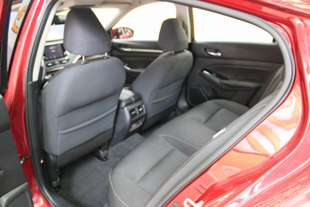 Vehicle image 8 of 20