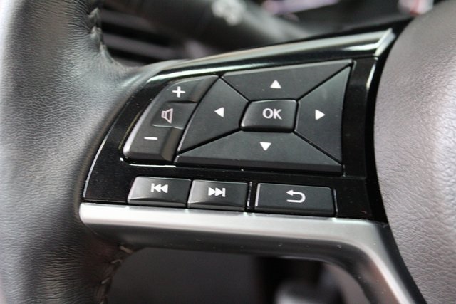 Vehicle image 18 of 20