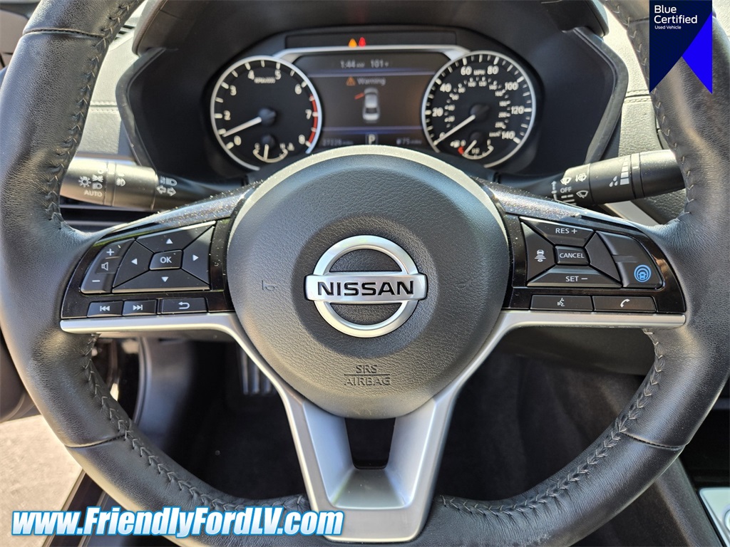 Vehicle image 14 of 25