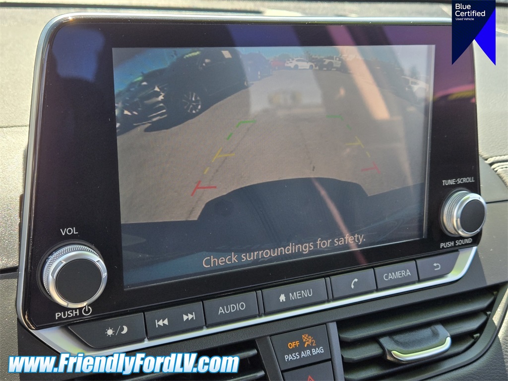 Vehicle image 16 of 25