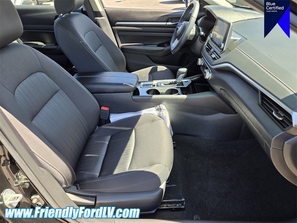 Vehicle image 12 of 25