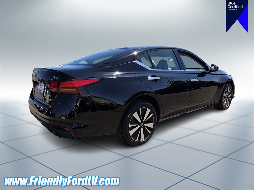 Vehicle image 4 of 25