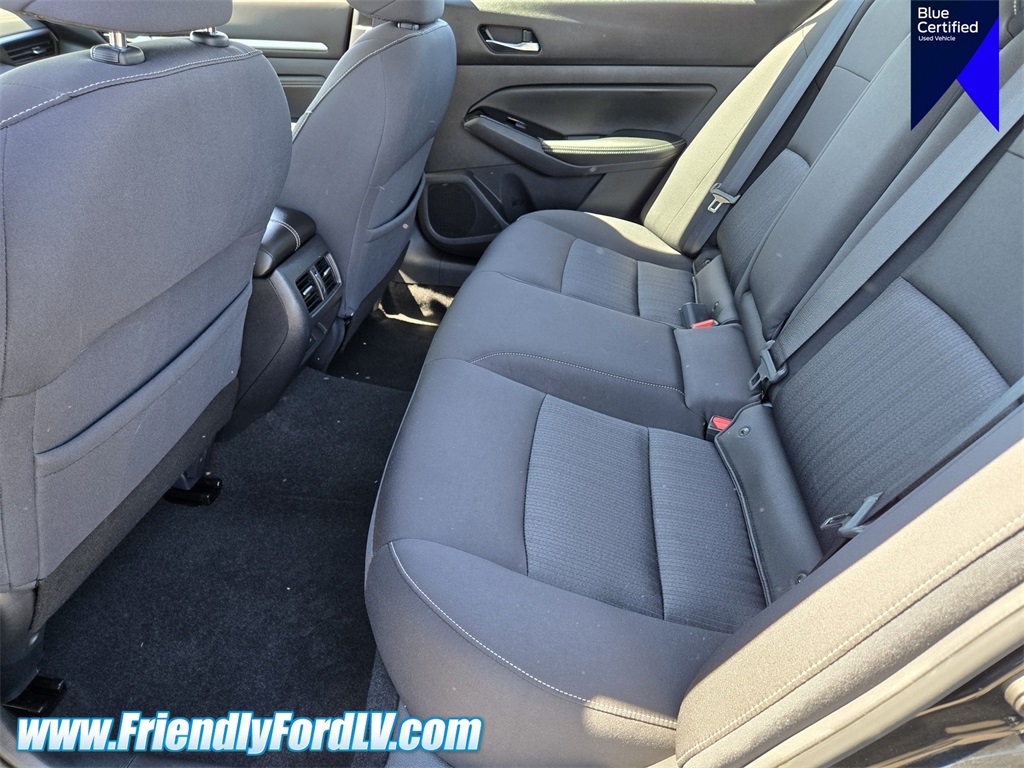 Vehicle image 11 of 25