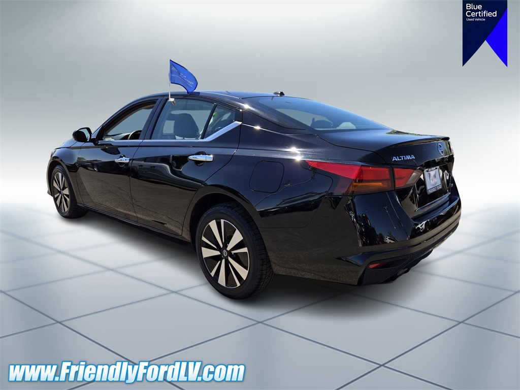 Vehicle image 6 of 25