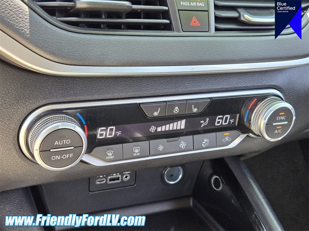 Vehicle image 19 of 25