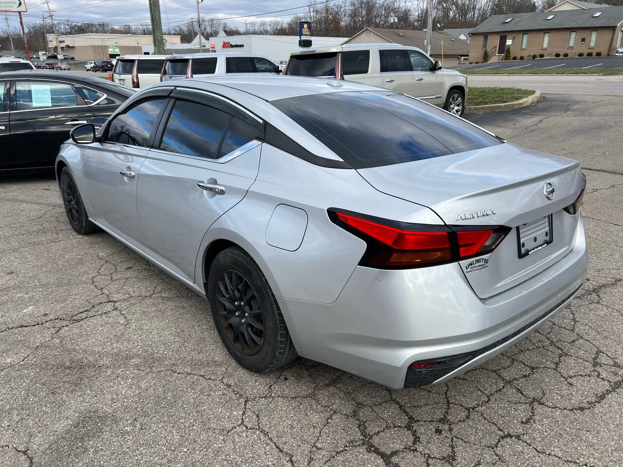 Vehicle image 10 of 17