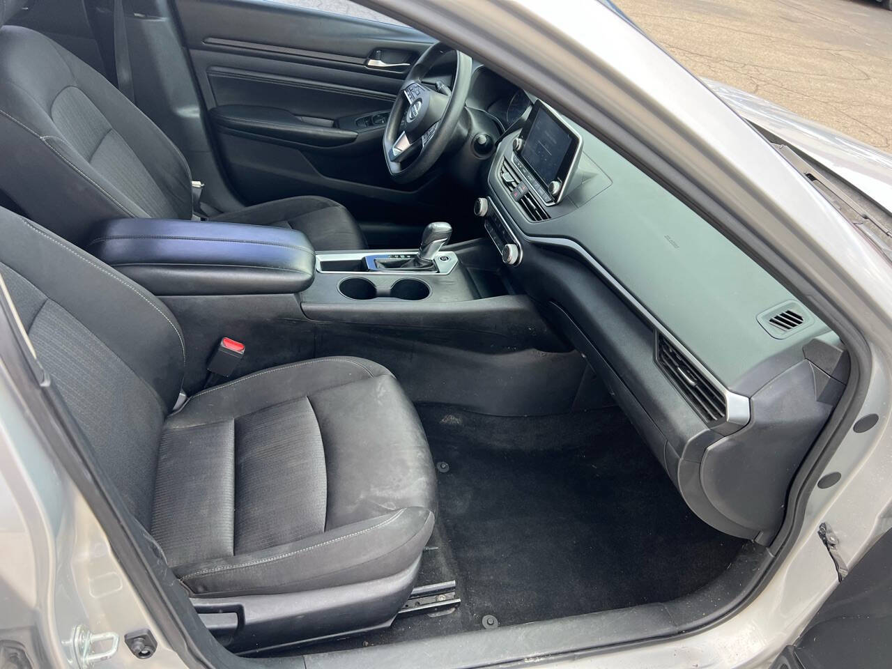 Vehicle image 17 of 17