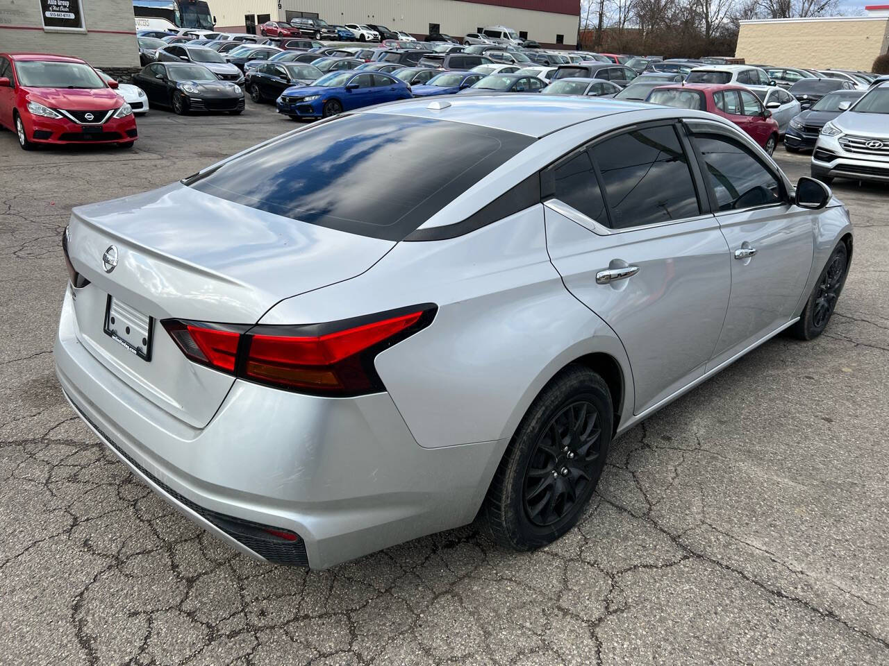 Vehicle image 6 of 17