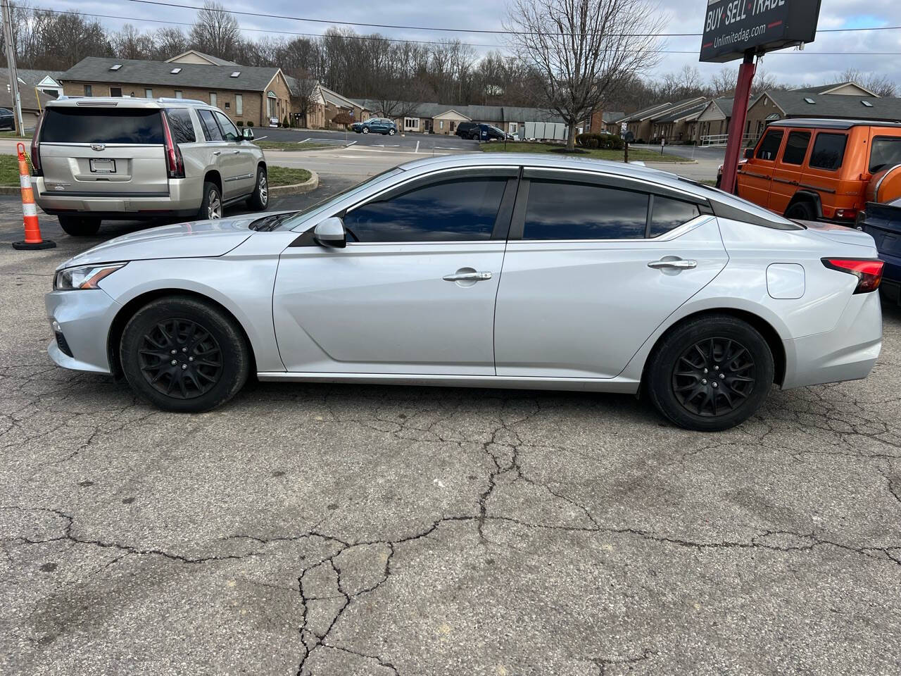 Vehicle image 11 of 17