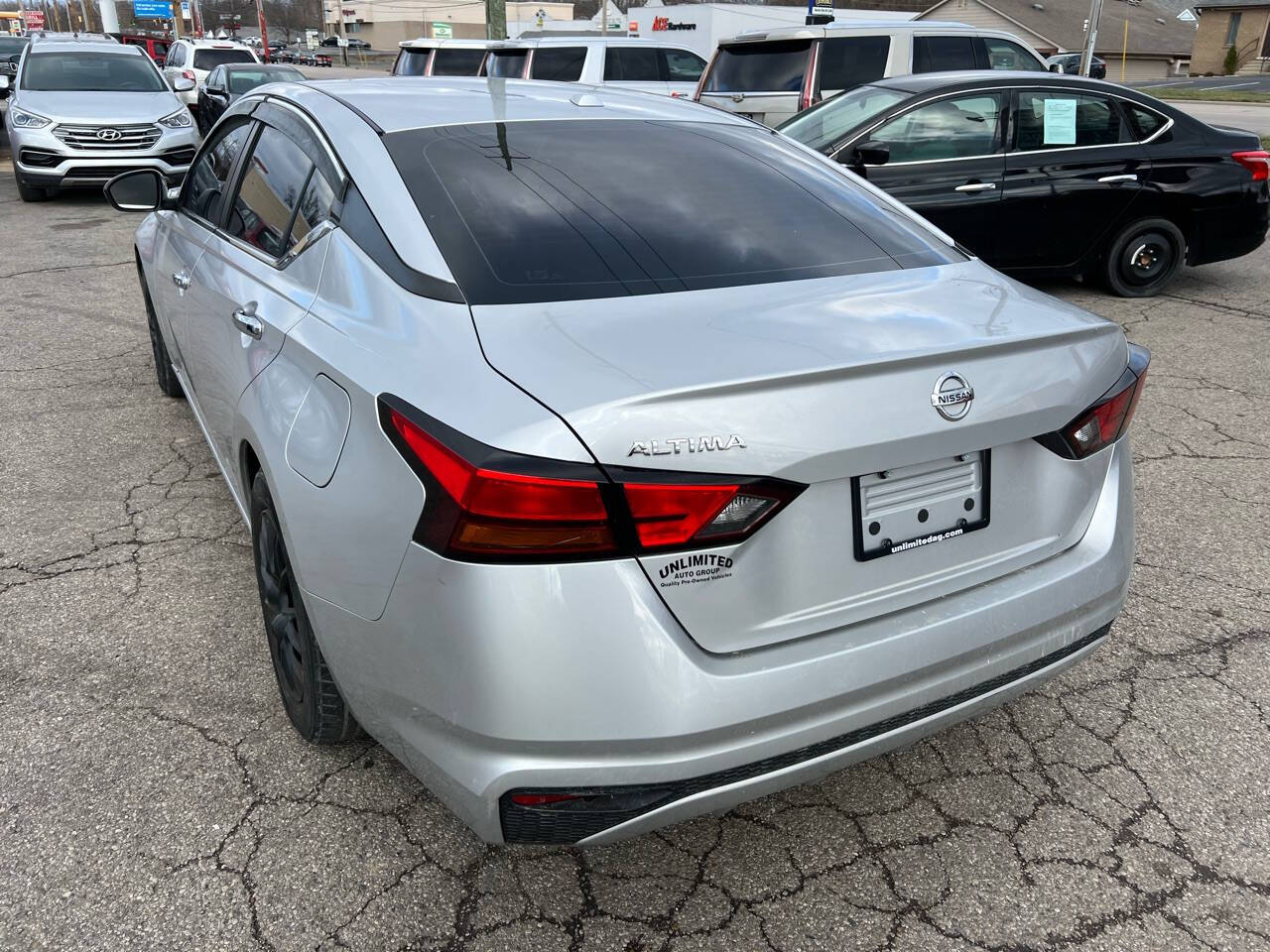 Vehicle image 9 of 17