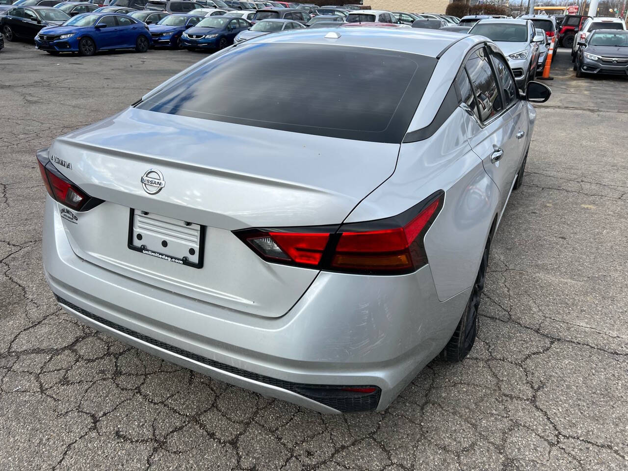 Vehicle image 7 of 17