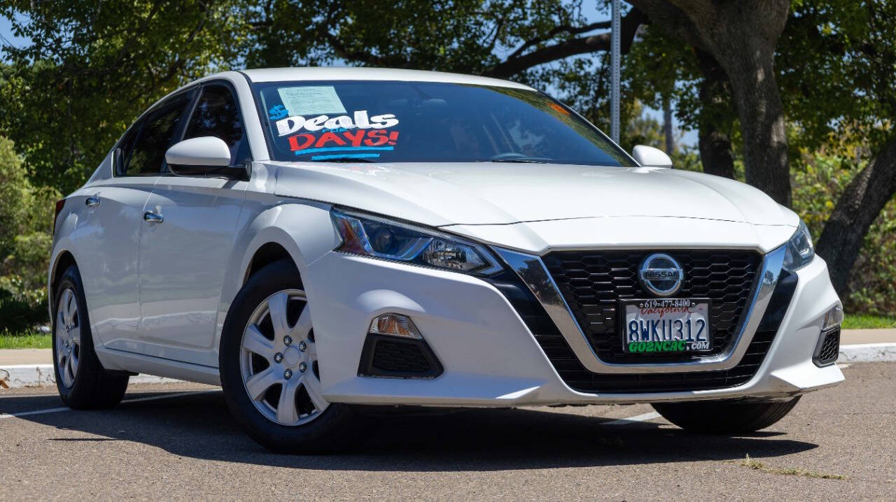 2020 Nissan Altima 2.5 S Image 4 of 30