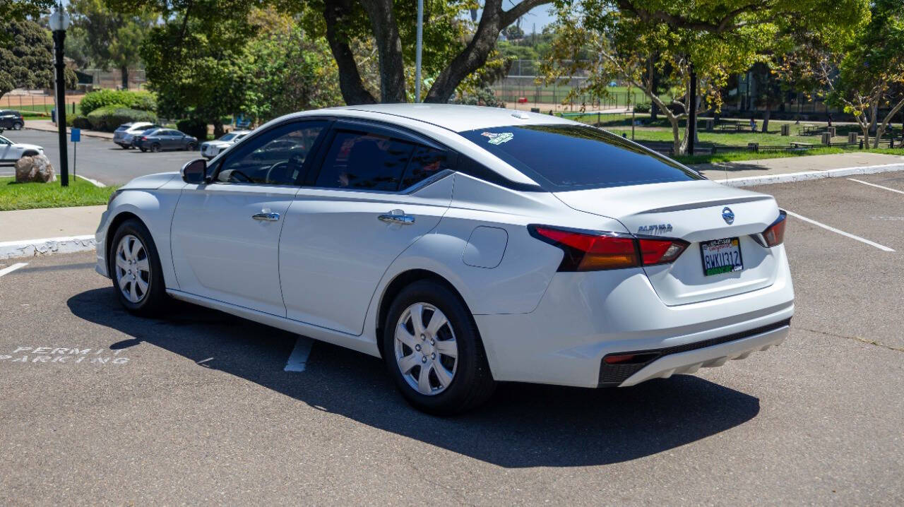 2020 Nissan Altima 2.5 S Image 9 of 30