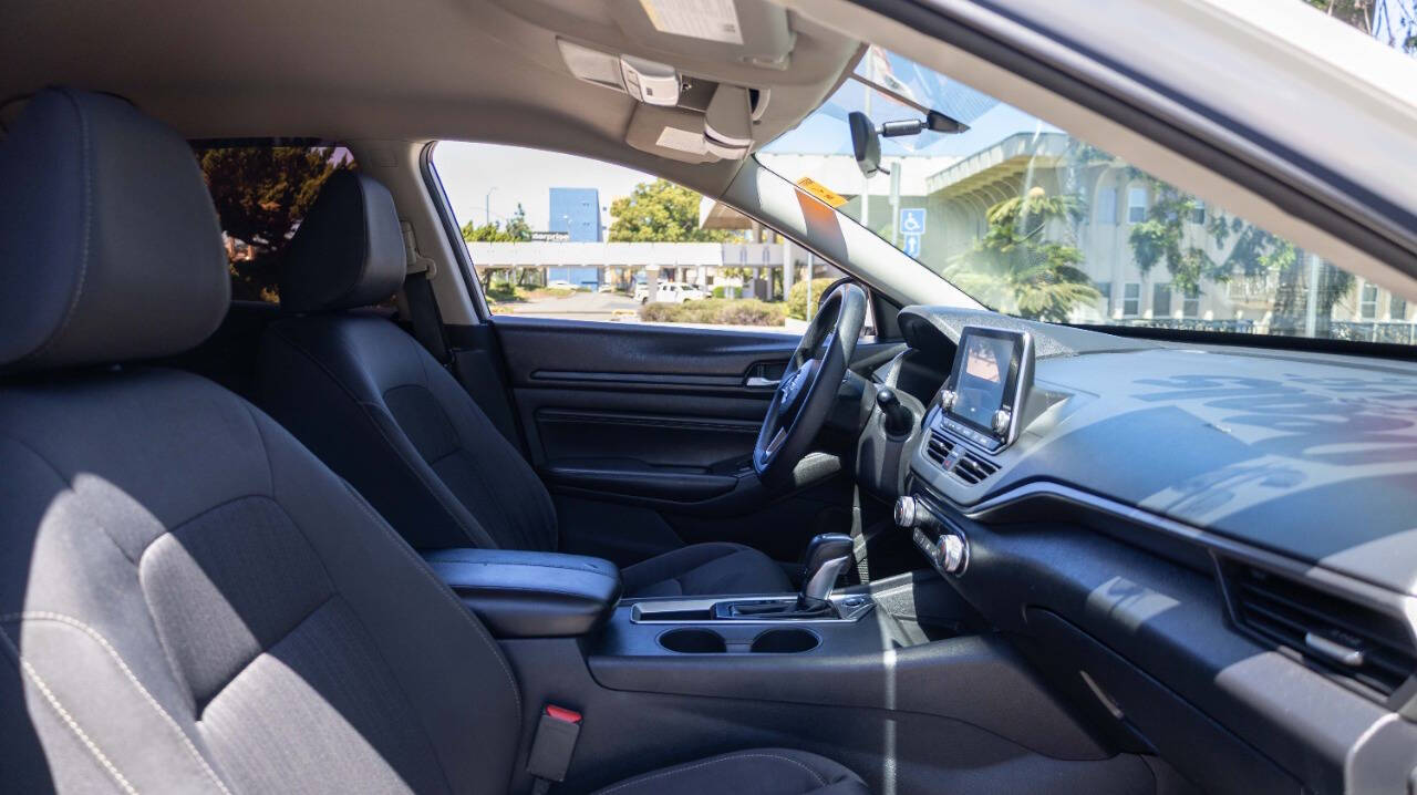 2020 Nissan Altima 2.5 S Image 14 of 30
