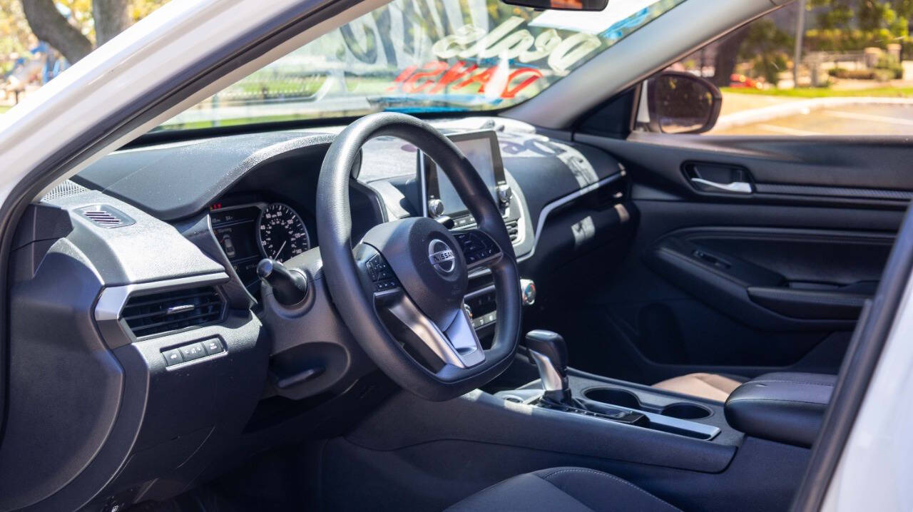 2020 Nissan Altima 2.5 S Image 17 of 30